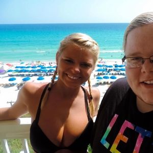 Meet your Posher, Casey